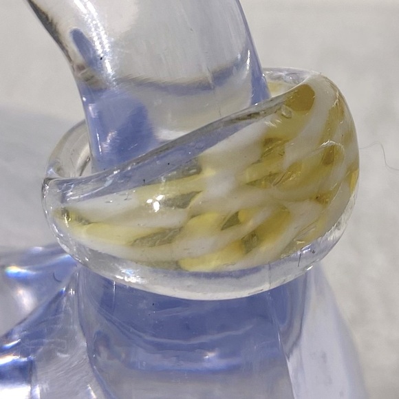 Vintage Art Glass Handmade Yellow White Band Ring - Picture 6 of 13